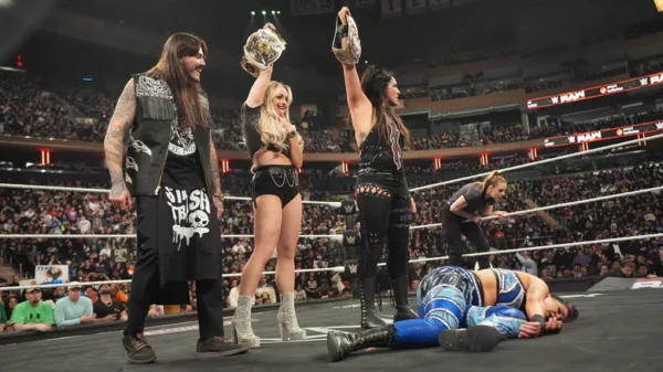 Roman Reigns returns and destroys Seth Rollins and CM Punk